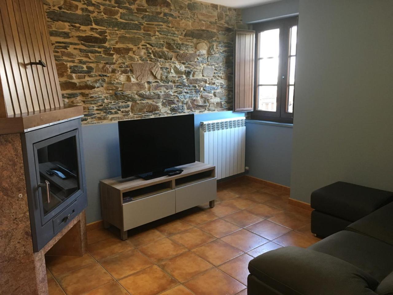 Apartamentos Carola San Tirso de Abres エクステリア 写真