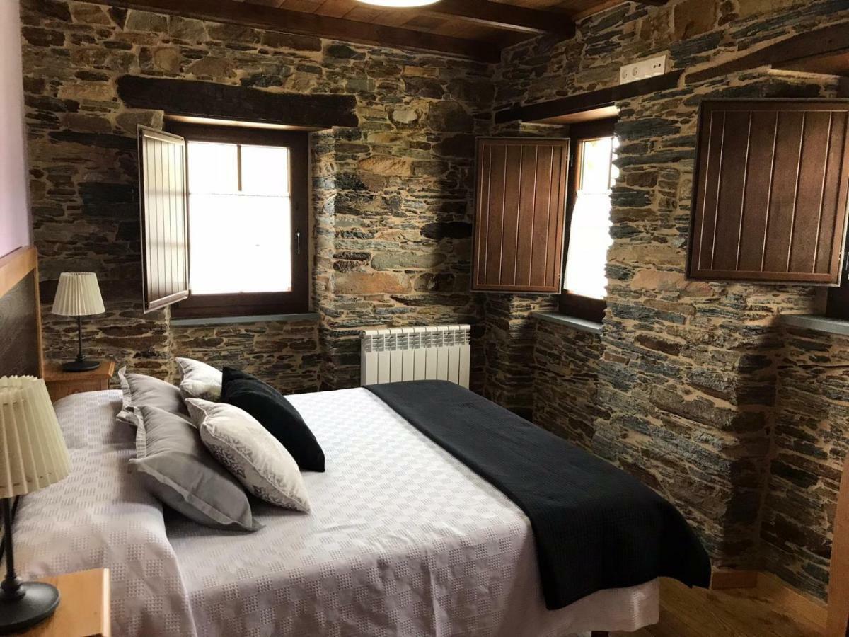 Apartamentos Carola San Tirso de Abres エクステリア 写真