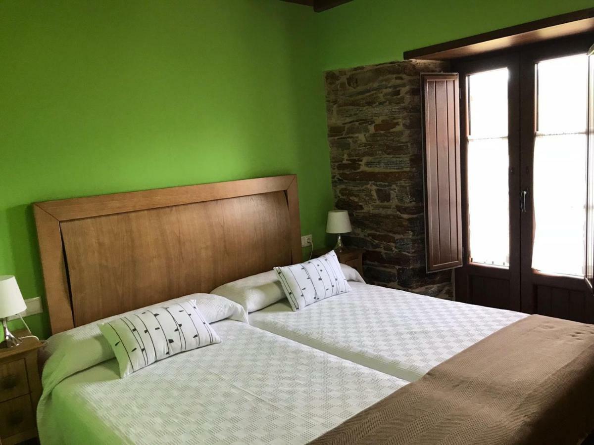 Apartamentos Carola San Tirso de Abres エクステリア 写真